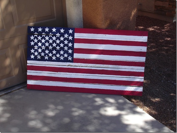 Pallet-Wood-American-Flag15_thumb1